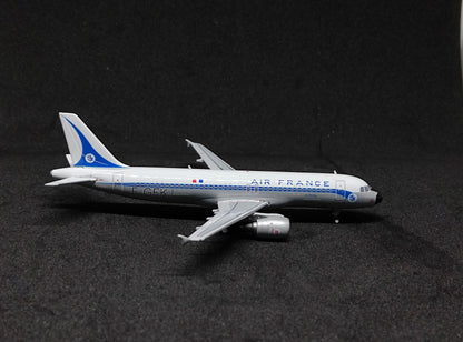 Air France Airbus A320-200 F-GFKJ (Retro Livery) 1/400 Diecast Scale Model Aviation400