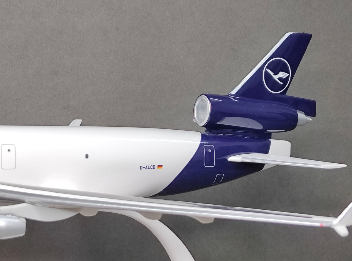 Lufthansa Cargo McDonnell Douglas MD-11 D-ALCD 1/200 Scale Snap Fit Model Herpa