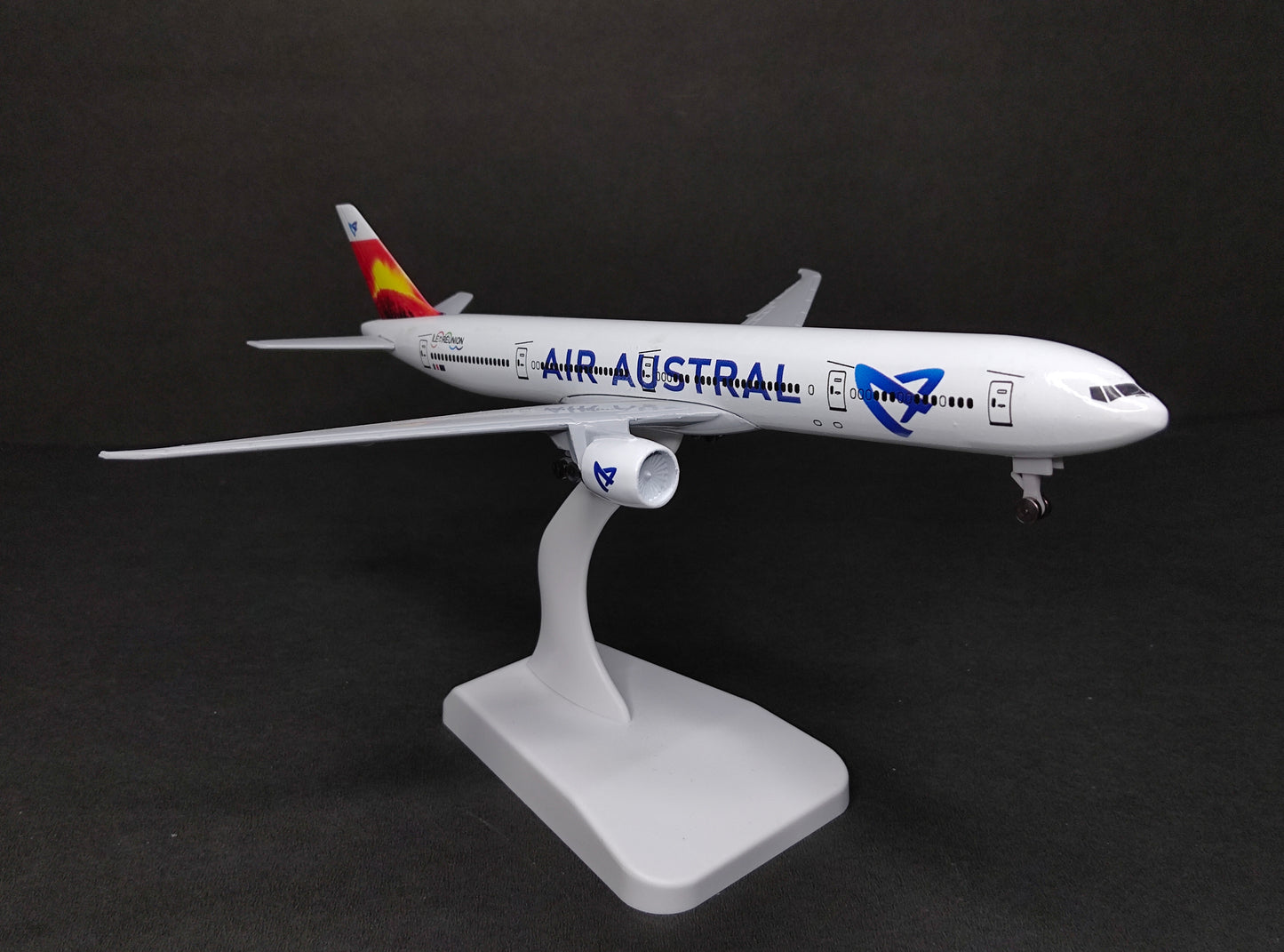 Air Austral Boeing 777-300ER 20cms Airplane Model