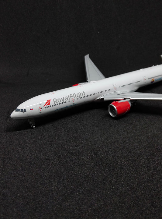 റോയൽ ഫ്ലൈറ്റ് ബോയിംഗ് B777-300ER VP-BGK ഫ്ലാപ്‌സ് ഡൗൺ വേർഷൻ 1/400 ഡൈകാസ്റ്റ് സ്കെയിൽ മോഡൽ ജെസിവിംഗ്സ്