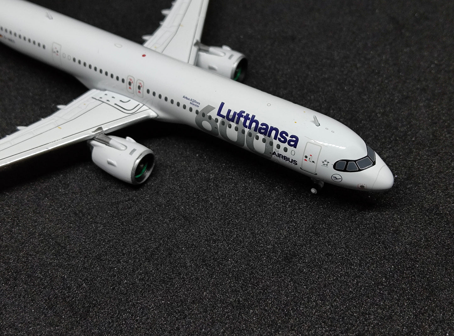 Lufthansa Airbus A321neo (600th Airbus Aircraft Sticker Livery) D-AIEQ 1/400 Diecast Scale Model GeminiJets
