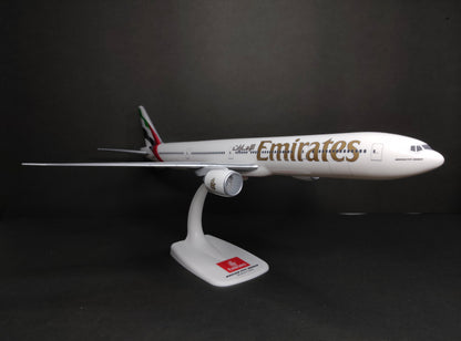 Emirates Boeing 777-300ER A6-ENV (New Livery) 1/200 Snap Fit Scale Model