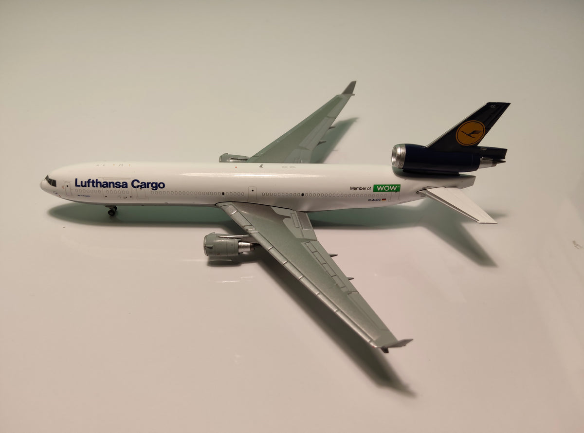 Lufthansa Cargo McDonnell Douglas MD-11F (Member of WOW Sticker) D-ALCC 1/400 Diecast Scale Model HXWings