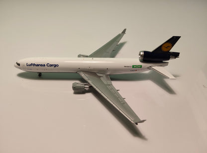 Lufthansa Cargo McDonnell Douglas MD-11F (Member of WOW Sticker) D-ALCC 1/400 Diecast Scale Model HXWings