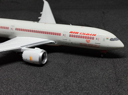 Air India Boeing 787-8 (Shri Guru Nanak Dev Ji 550 Years Celebration Livery) VT-ANQ 1/400 Aircraft Scale Model Phoenix