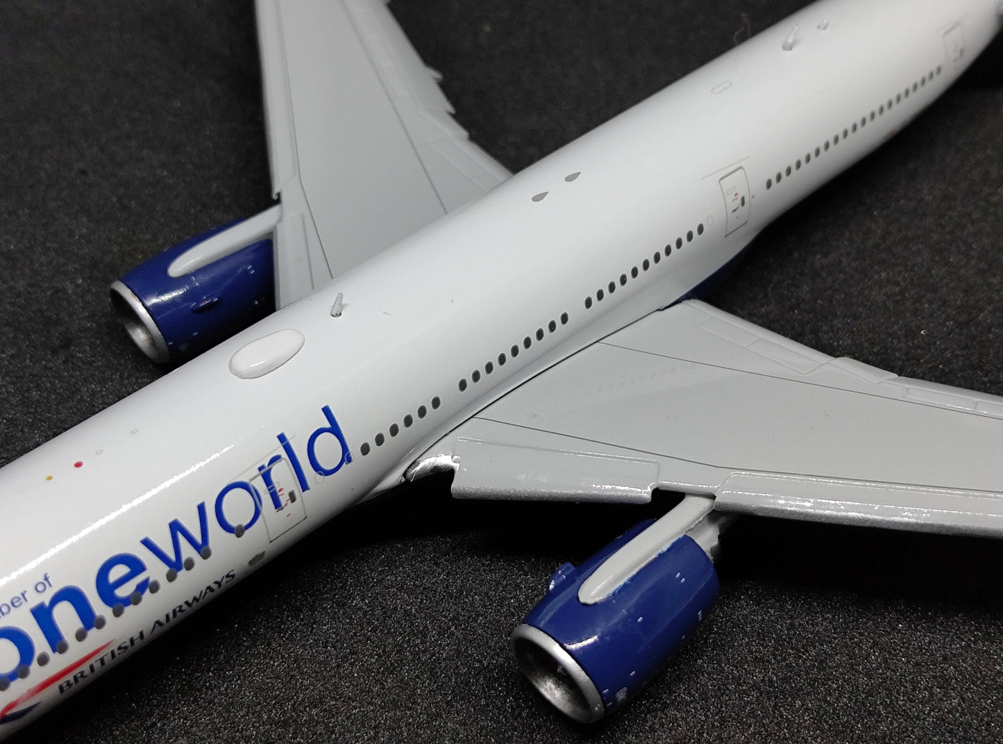 British Airways Boeing 777-200LR (oneworld livery) G-YMMR 1/400 Diecast Scale Model GeminiJets