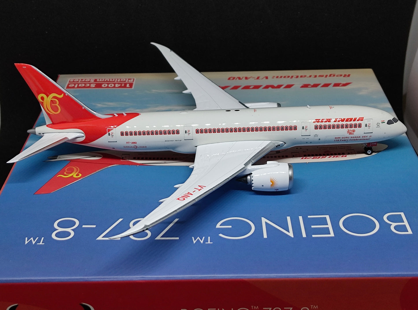 Air India Boeing 787-8 (Shri Guru Nanak Dev Ji 550 Years Celebration Livery) VT-ANQ 1/400 Aircraft Scale Model Phoenix