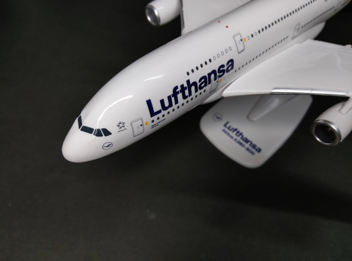 Lufthansa Airbus A380-800 1/200 Scale Snap Fit Model Herpa