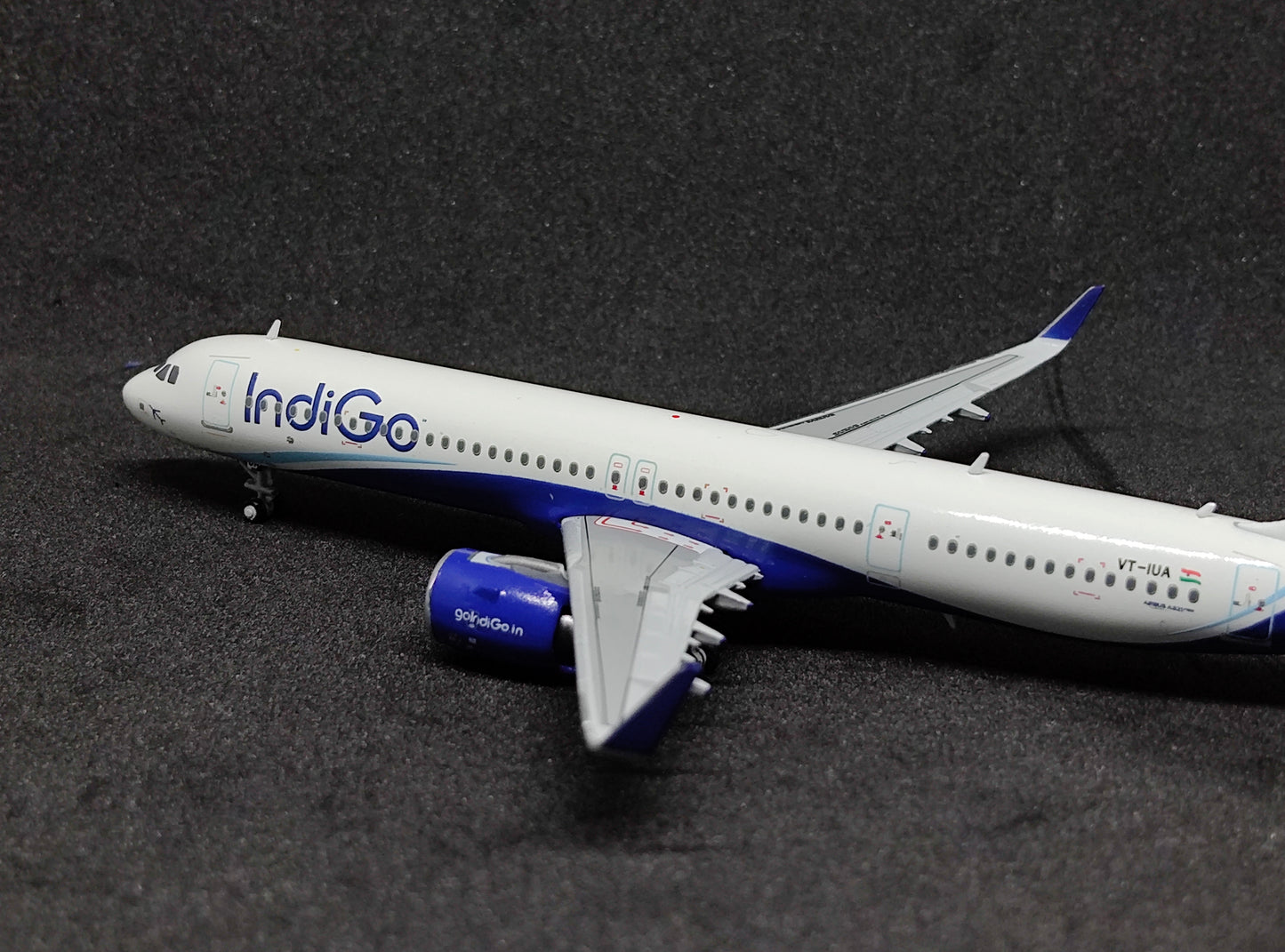 IndiGo Airbus A321neo VT-IUA 1/400 Diecast Scale Model JCWings