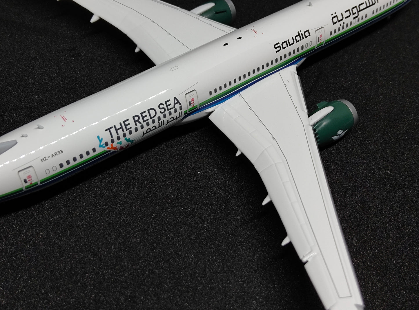 Saudia Boeing 787-10 Dream)Liner HZ-AR33 (The Red Sea) Flaps Down 1/400 Diecast Scale Model JCWings