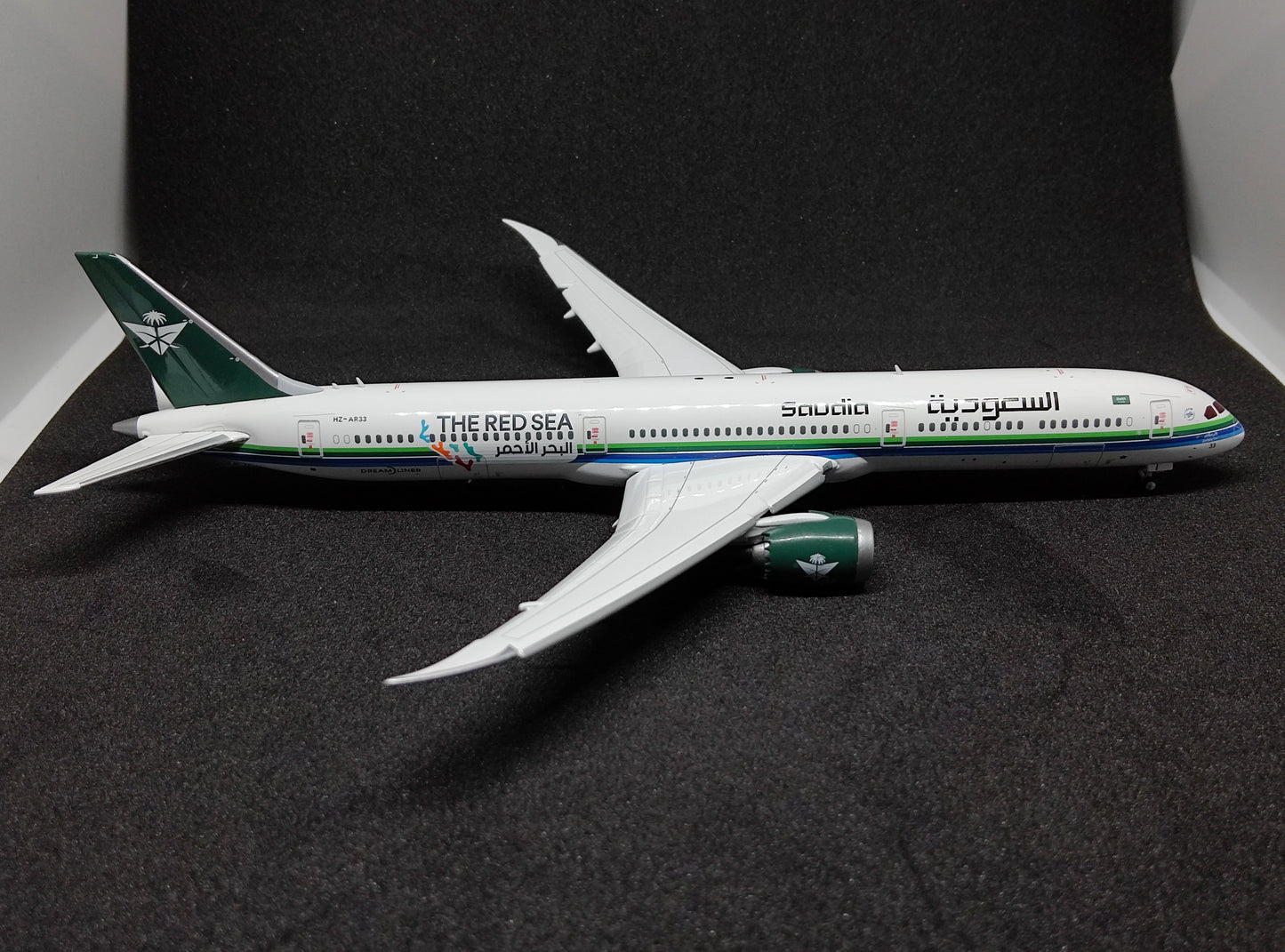 Saudia Boeing 787-10 Dream)Liner HZ-AR33 (The Red Sea) Flaps Down 1/400 Diecast Scale Model JCWings