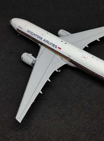 Singapore Airlines Boeing B777-200ER 9V-SRN Diecast Scale Model JCWings