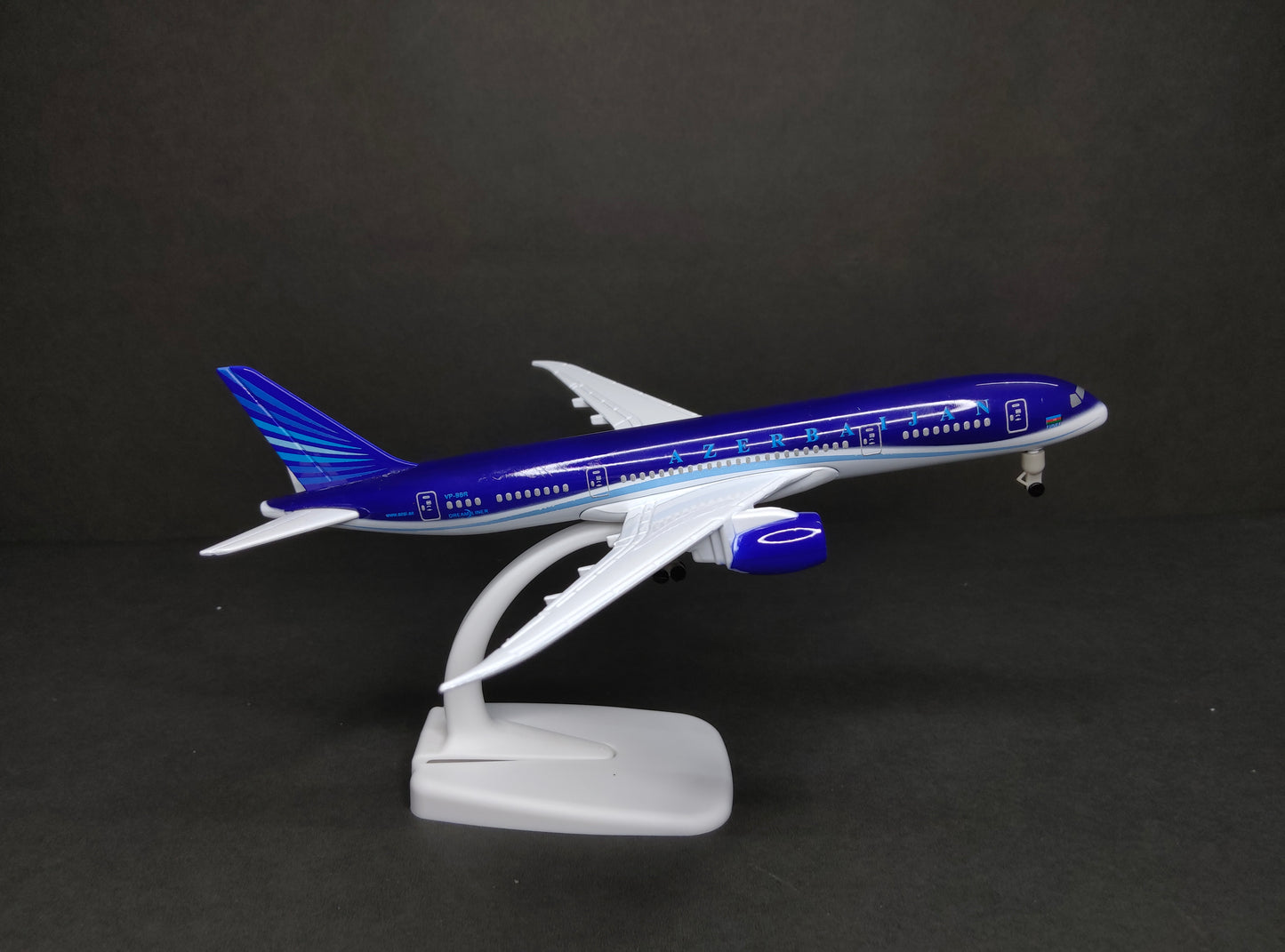 Azerbaijan Boeing B787-8 Dream)Liner VP-BBR 20cms Airplane Model