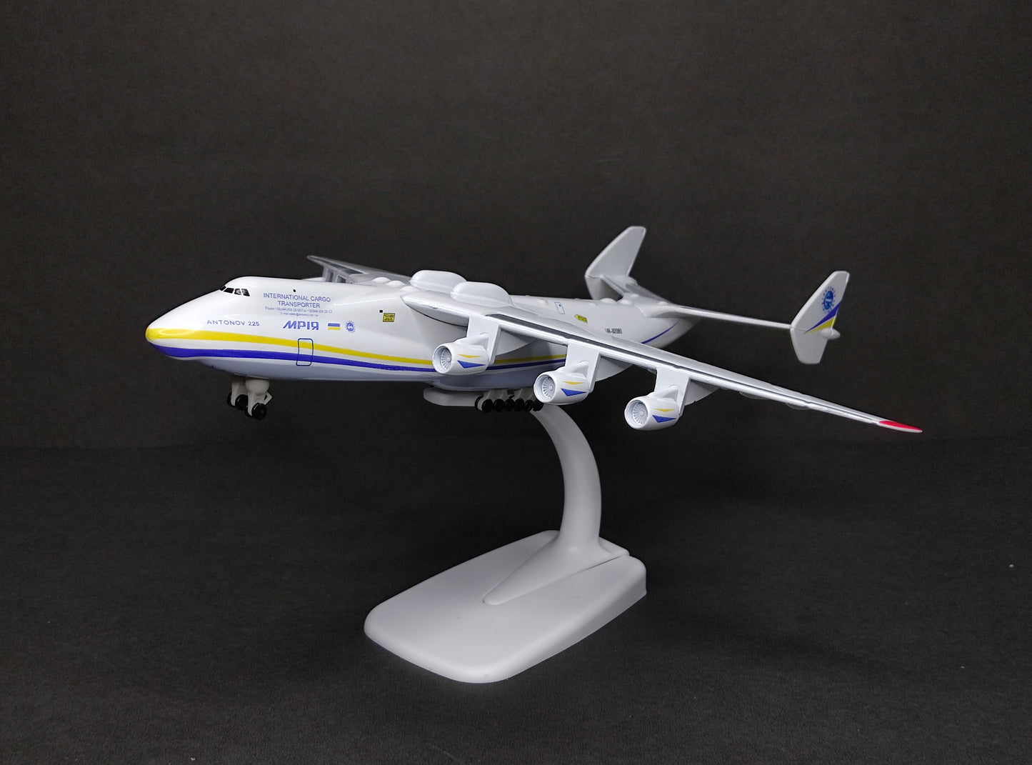 Antonov Airlines Antonov AN-225 Mriya UR-82060 20cms Scale Airplane Model